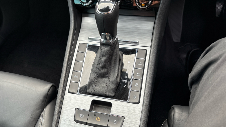 Skoda Superb 1.4 TSI iV SE Technology DSG 5dr Estate